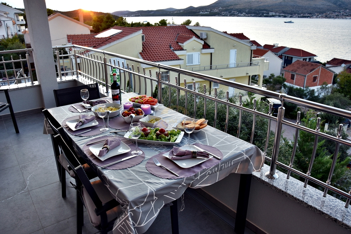 Casa finemente arredata a Čiovo/Okrug Gornji con splendida vista aperta